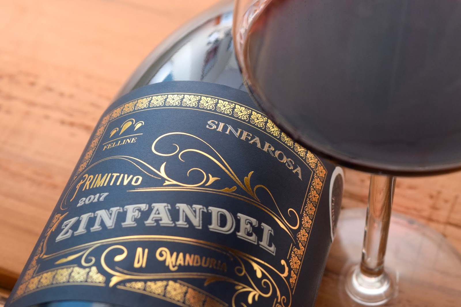 葡萄酒標(biāo)設(shè)計(jì)(圖2) 葡萄酒標(biāo)設(shè)計(jì)(圖2)