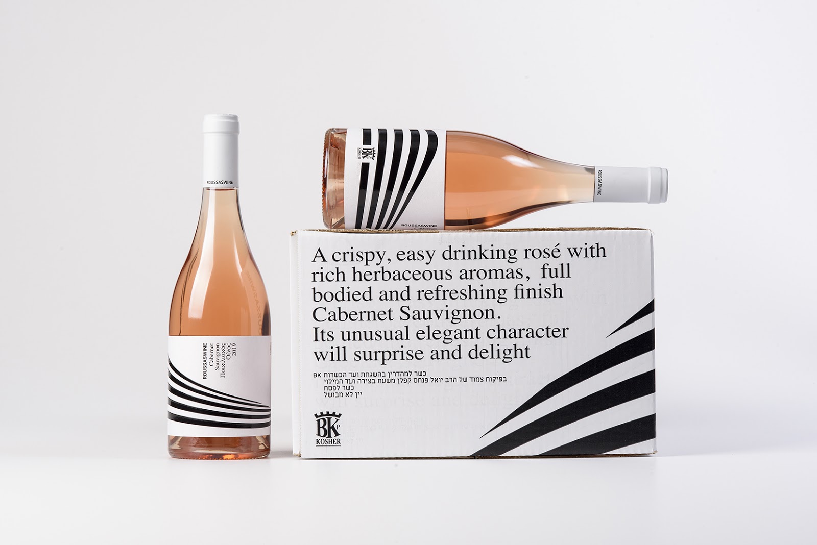 葡萄酒包裝設(shè)計(jì)簡(jiǎn)約符號(hào)行成陳列優(yōu)勢(shì)(圖3)