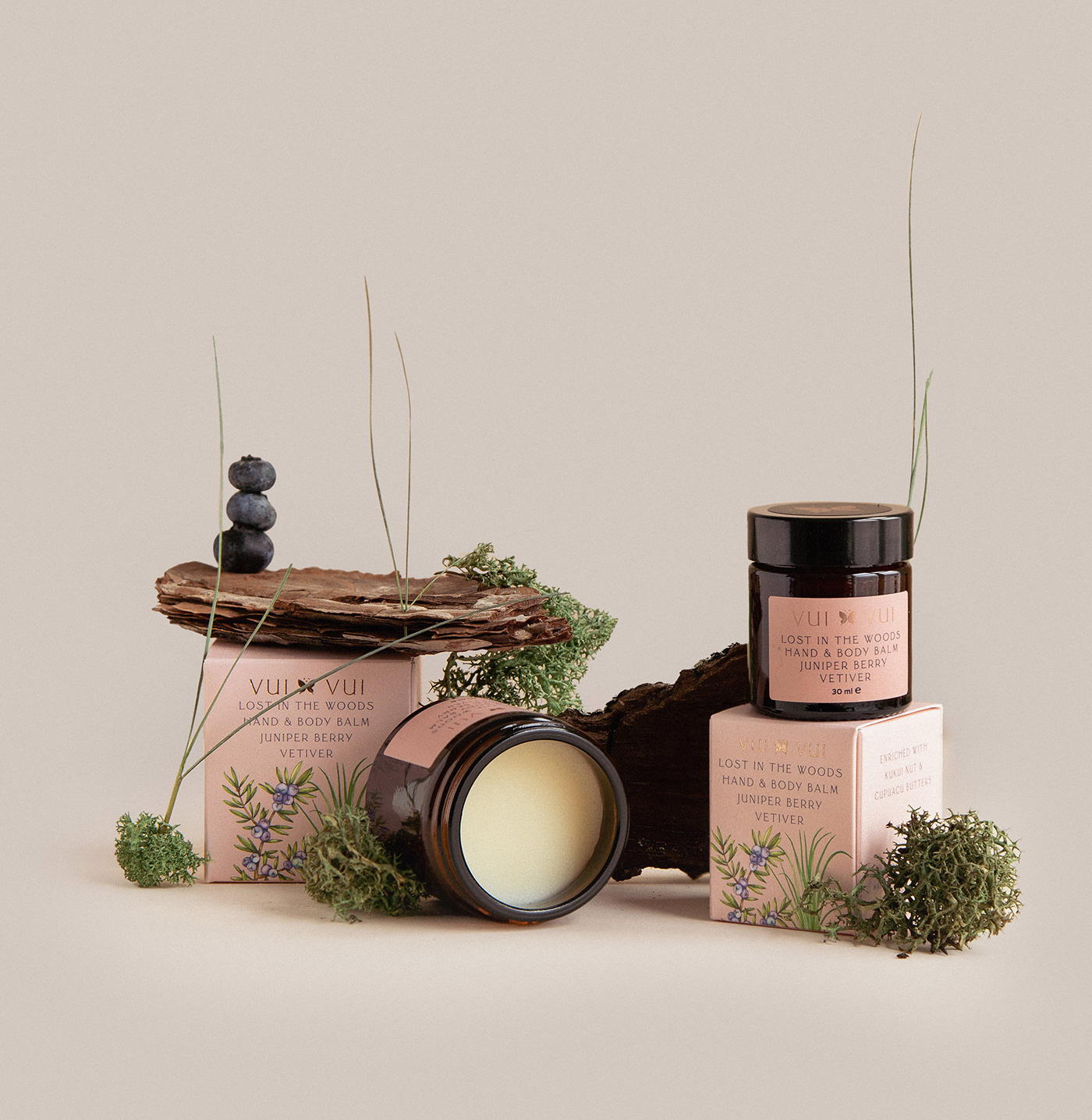 能讓人想起傳統(tǒng)的植物學(xué)書(shū)籍的護(hù)膚品包裝設(shè)計(jì)(圖11) 能讓人想起傳統(tǒng)的植物學(xué)書(shū)籍的護(hù)膚品包裝設(shè)計(jì)(圖11)