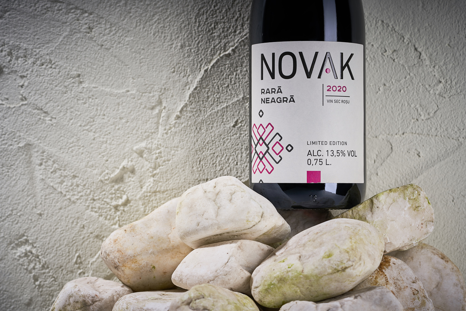 葡萄酒品牌視覺(jué)包裝設(shè)計(jì)(圖2)