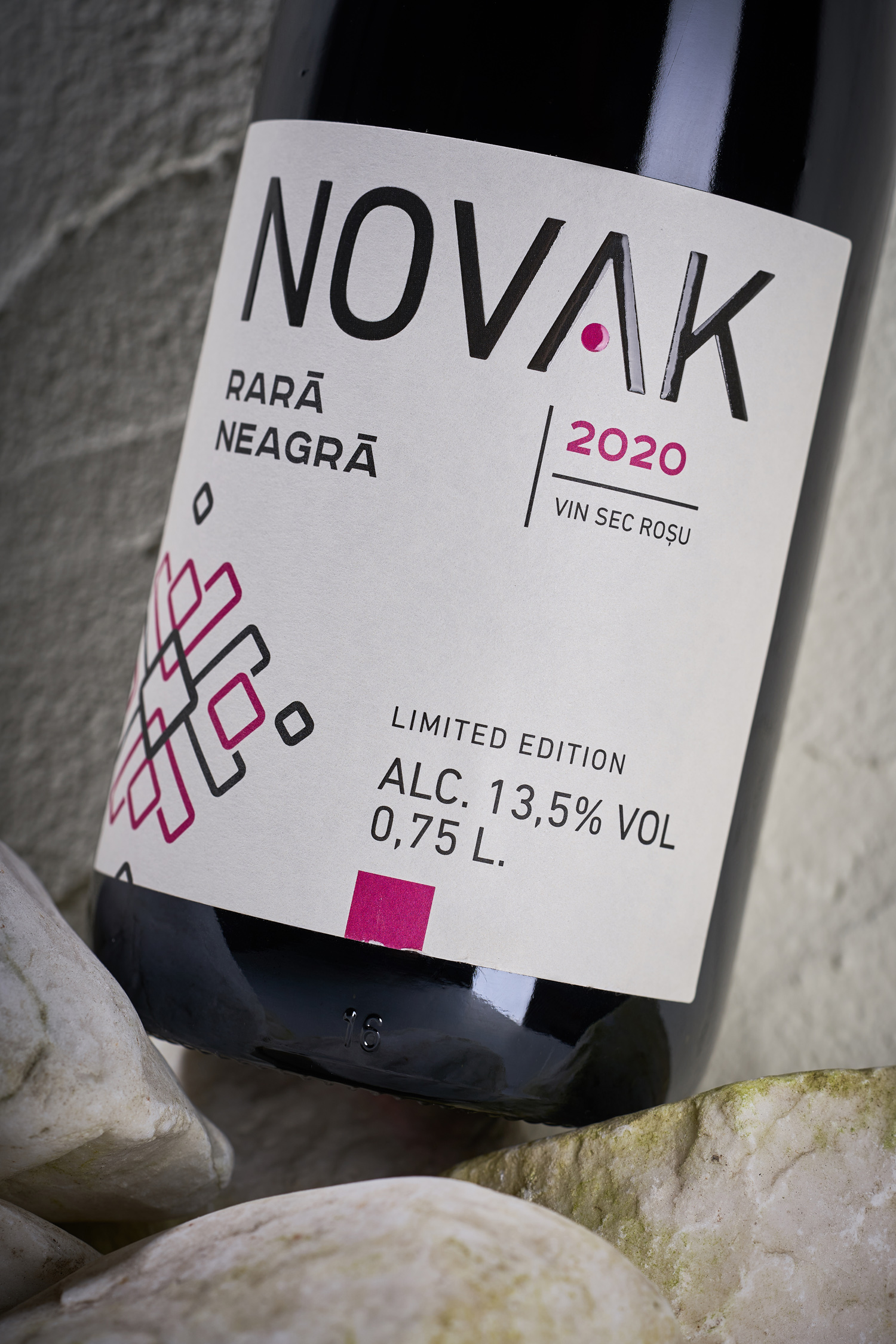 葡萄酒品牌視覺(jué)包裝設(shè)計(jì)(圖3)