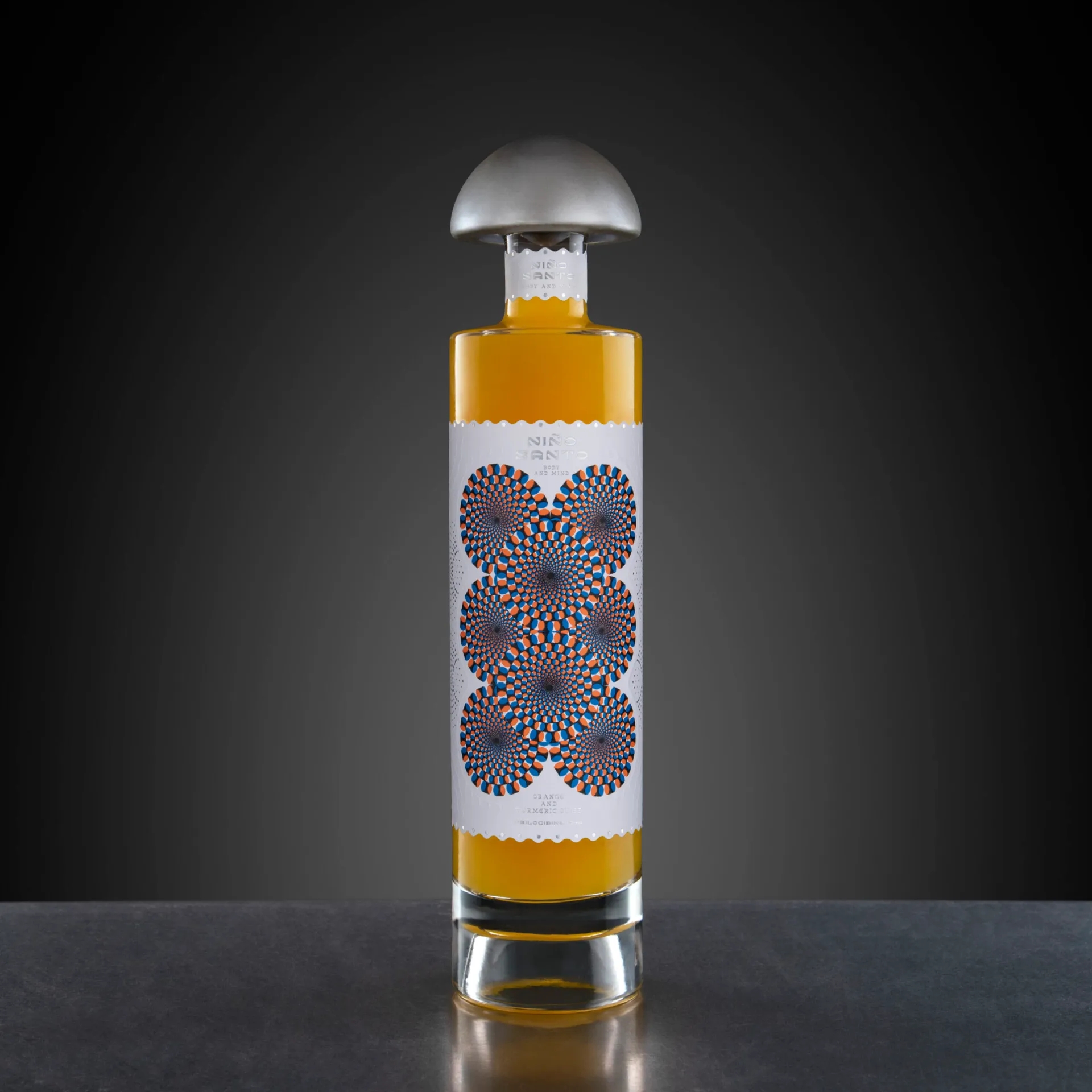 增強(qiáng)視覺(jué)感的雞尾酒包裝瓶設(shè)計(jì)欣賞(圖1)