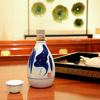 創(chuàng)意酒包裝設(shè)計(jì)青花20 53%vol 清香型白酒 375ml＊6瓶 整箱裝產(chǎn)品包裝設(shè)計(jì)欣賞(圖4)